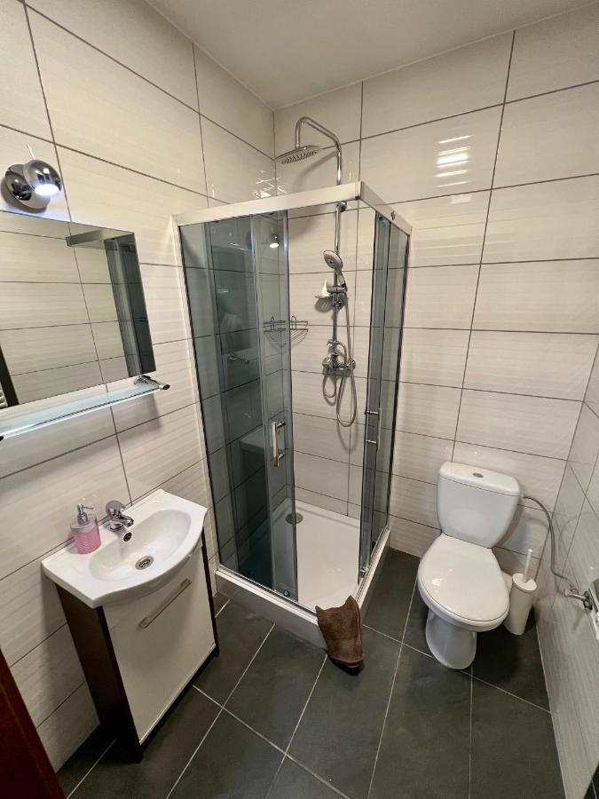 Apartamenty Ostrowiec - Pokoje Goscinne Centrum Ostrowiec Świętokrzyski Exterior foto