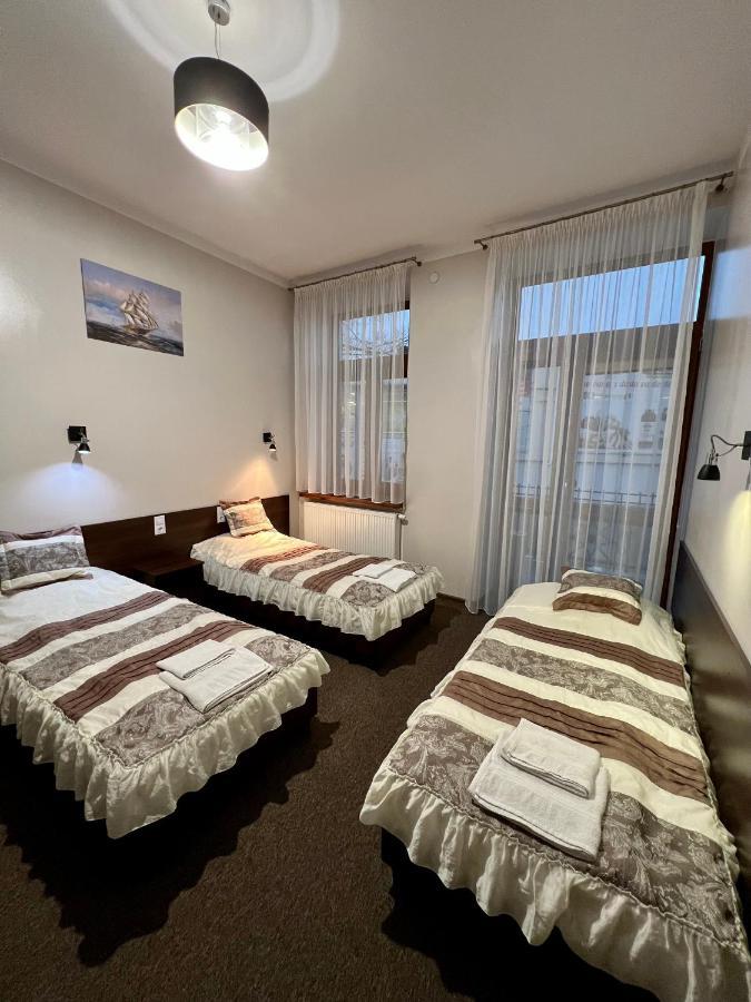 Apartamenty Ostrowiec - Pokoje Goscinne Centrum Ostrowiec Świętokrzyski Exterior foto