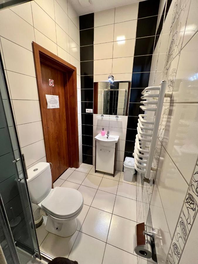 Apartamenty Ostrowiec - Pokoje Goscinne Centrum Ostrowiec Świętokrzyski Exterior foto