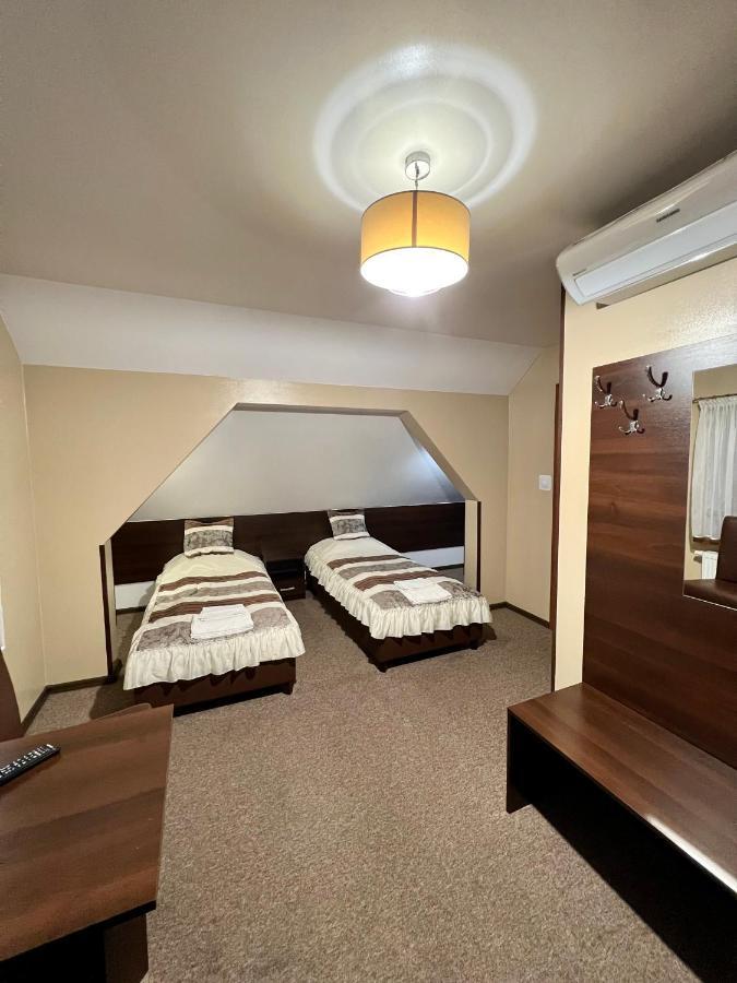 Apartamenty Ostrowiec - Pokoje Goscinne Centrum Ostrowiec Świętokrzyski Exterior foto