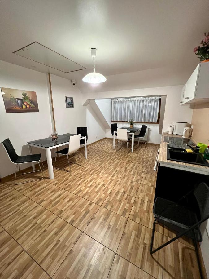 Apartamenty Ostrowiec - Pokoje Goscinne Centrum Ostrowiec Świętokrzyski Exterior foto